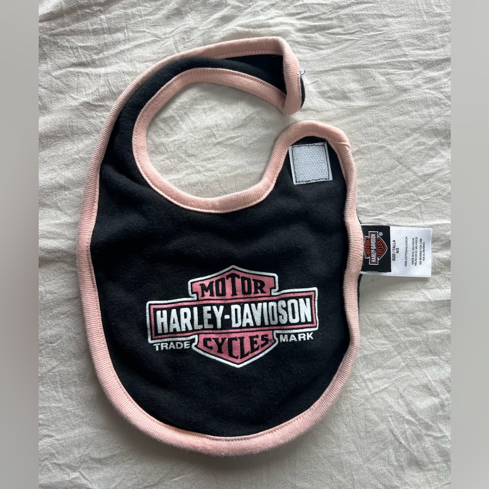 Harley-Davidson Kids Bib and‎ Beanie Set in Pink and Black - Picture 4 of 5